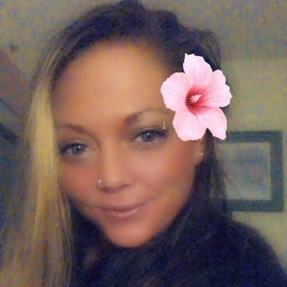 Meet your Posher, Jessica.